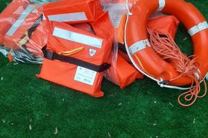 salvagenti omologati e anulare con cima