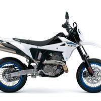 SUZUKI DR-Z4SM PROMO