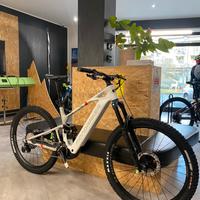 Mondraker crafty carbon R 2025