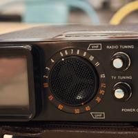 televisore/radio portatile vintage JVC P-100EUC