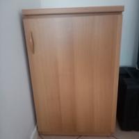 piccolo mobile marrone