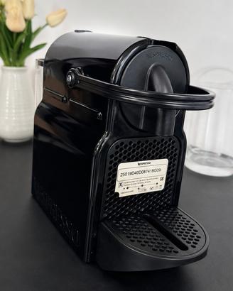 Nespresso Inissia EN80.B nera