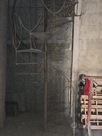 SCALA  A CHIOCCIOLA ANTICA IN FERRO BATTUTO 3,8 M