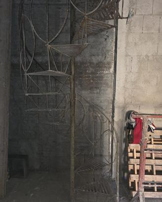 SCALA  A CHIOCCIOLA ANTICA IN FERRO BATTUTO 3,8 M