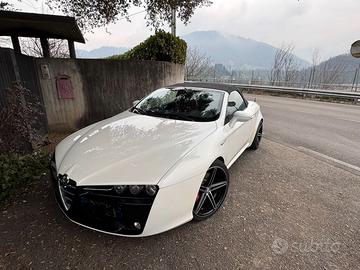 ALFA ROMEO Spider 1750 Tbi