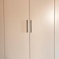 Armadio bianco in legno Ikea