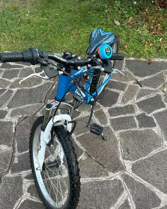 Bicicletta mountain bike