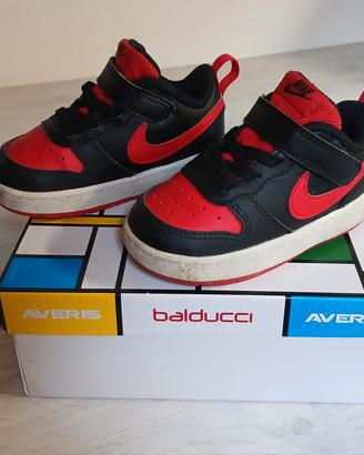 Scarpe Nike numero 22