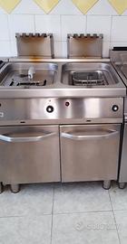 Friggitrice, abbattitore, banco, vetrina, cappa