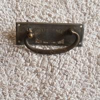 Antica maniglia con viti in ferro piastrina zincat