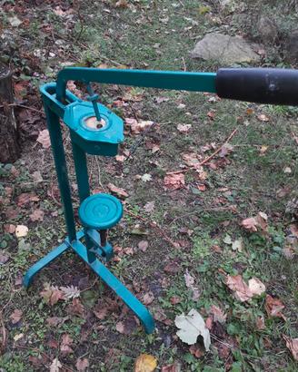 Tappatrice per tappi in sughero