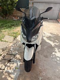 YAMAHA XMAX 125