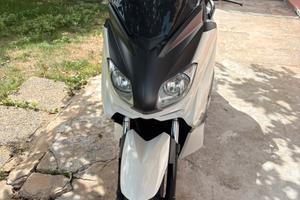 YAMAHA XMAX 125