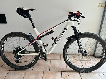 Canyon Lux MTB