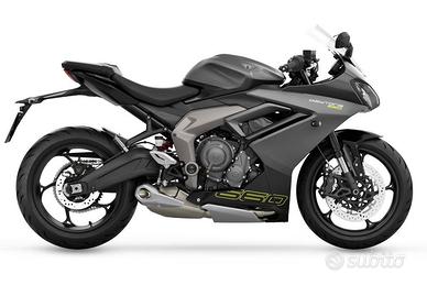 Triumph daytona 660 RICAMBI 