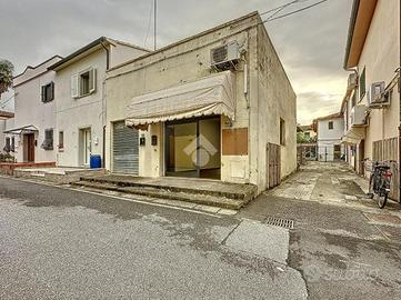 NEGOZIO A CRESPINA LORENZANA