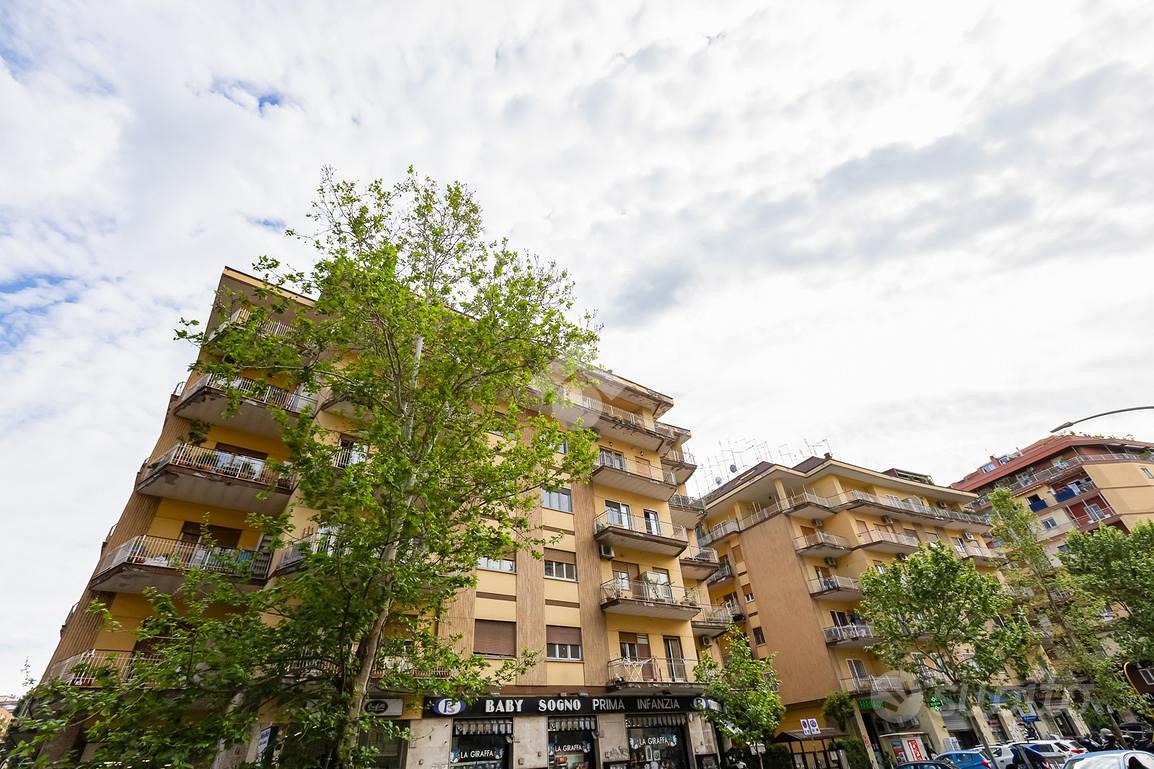 4 LOCALI A ROMA - Vista 2