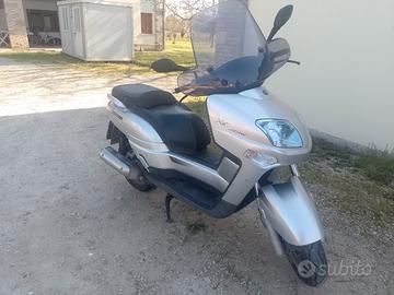 Yamaha Versity 300 - 2006 16500 km leggi info