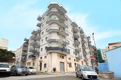 3 LOCALI A PUTIGNANO