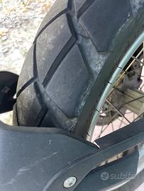 BMW 650 Gs F incidentata