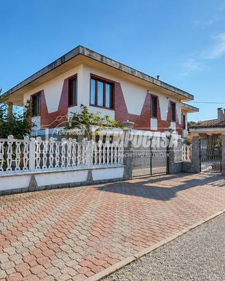 VILLA UNIFAMILIARE SU UN UNICO PIANO A ROBASSOMERO