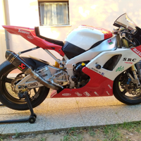 Yamaha R1 del 2000 carburatori