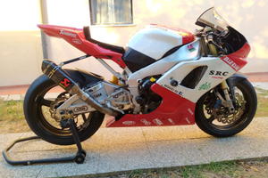 Yamaha R1 del 2000 carburatori