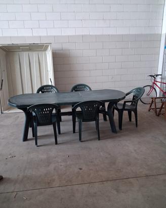 Tavolo in plastica da esterno