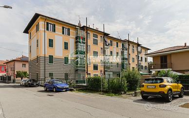 CARNATE ALTA, BILOCALE CON BOX E CANTINA