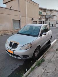 Lancia y 2006