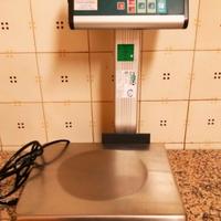 Bilancia eletronica Suprema usata