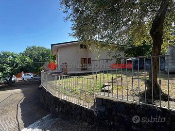 Villa o villino Aci Sant'Antonio [Cod. rif 004VRG]