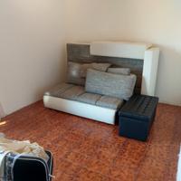 Divano 2 posti + penisola/letto