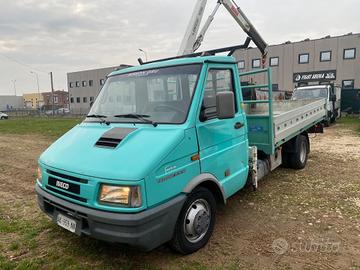 Iveco Daily 35-10 con gru