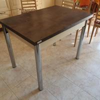 Tavolo Luigi Montella