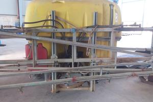 Barra per diserbo con atomizzatore 800 lt