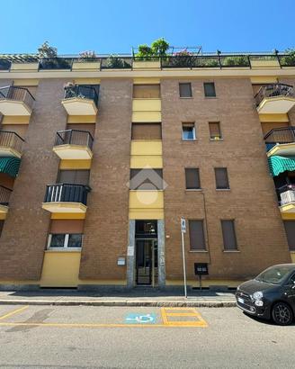 3 LOCALI A NOVARA