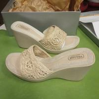 Ciabatte da donna in pelle beige, fascia in pizzo
