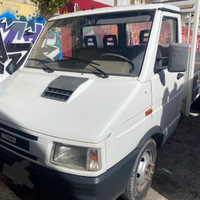 Furgone fiat iveco con cassone