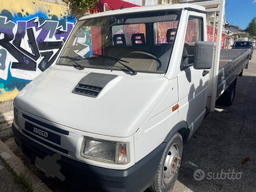 Furgone fiat iveco con cassone