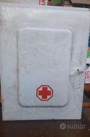 cassetta pronto soccorso anni 60