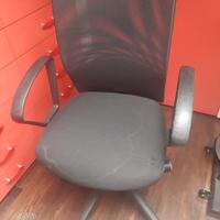 sedia ufficio nera con ruote