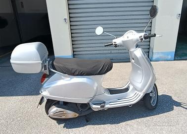 Vespa 150 LX
