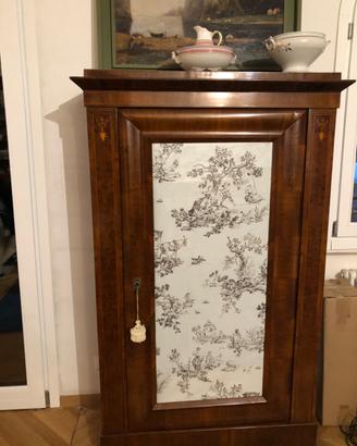 Antica ed elegante Credenza biedermeier