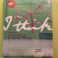 libro di chimica e biologia