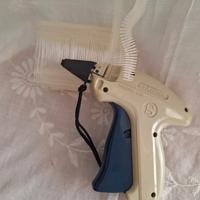 machinetta attacca cartellini 