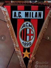 Fascicolo gagliardetto Milan anni 80