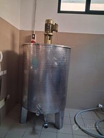 Serbatoio in acciaio inox con mescolatore 1000 lit