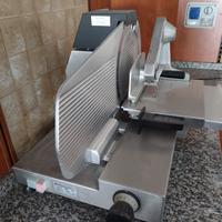 Affettatrice verticale