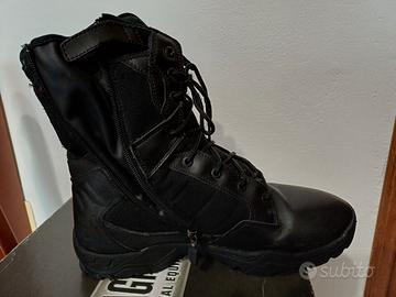 Anfibi Magnum n.47 con zip laterale.